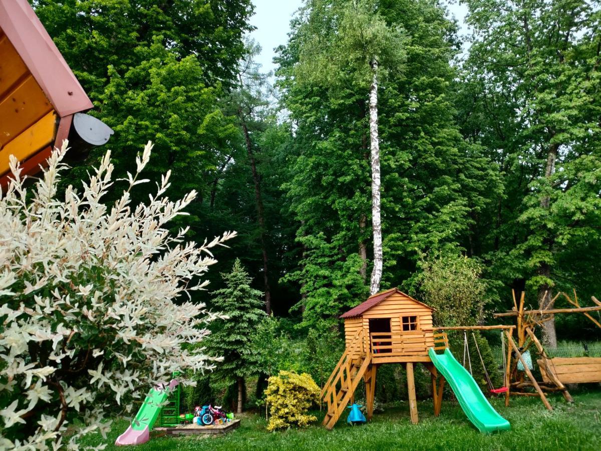 Domki I Pokoje U Borsa Lesko Exterior photo